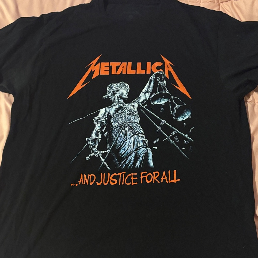 Metallica Black Graphic Tee